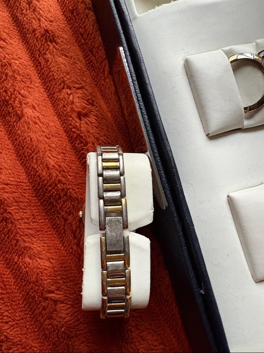 ANNE KELIN II GOLD TONE WATCH WITH 6 INTERCHANGEABLE BEZELS - Picture 4 of 4